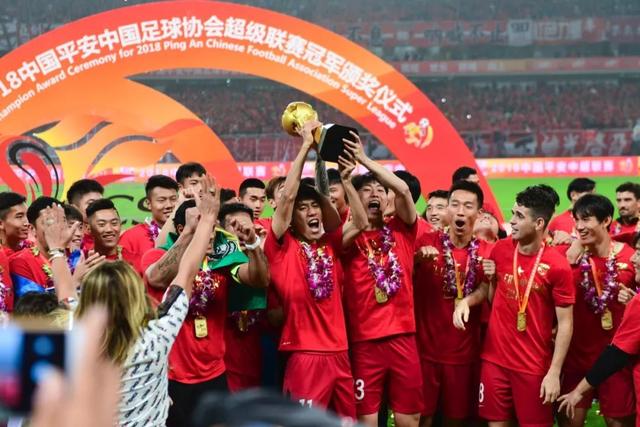 替补登场的奥利塞为法国队打入制胜进球